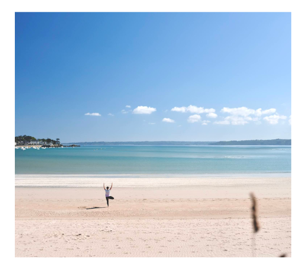 Yoga Sur La Plage - BANANA YOGA
